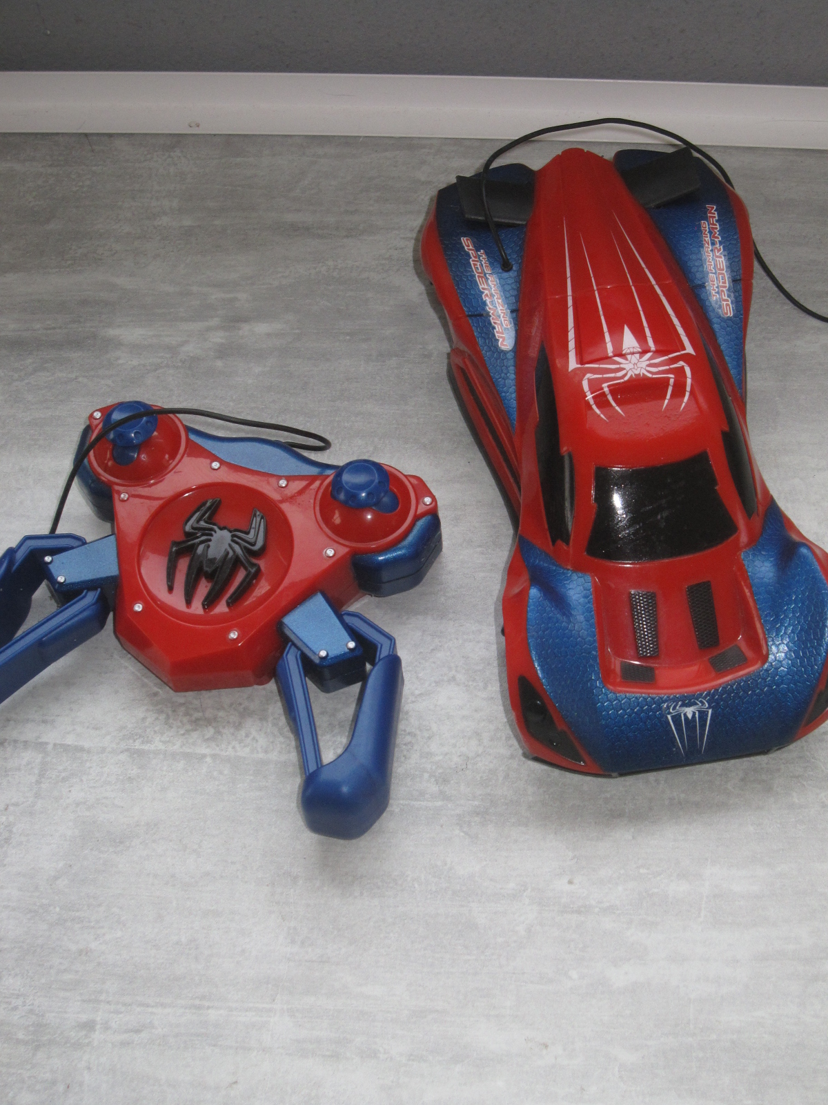 voiture spiderman telecommandee